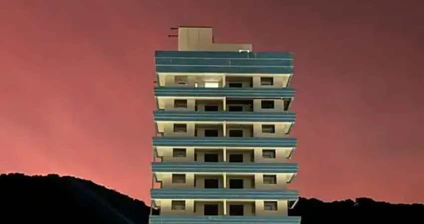 Apartamento com 2 dormitórios, sendo 1 suíte no Centro em Mongaguá / SP