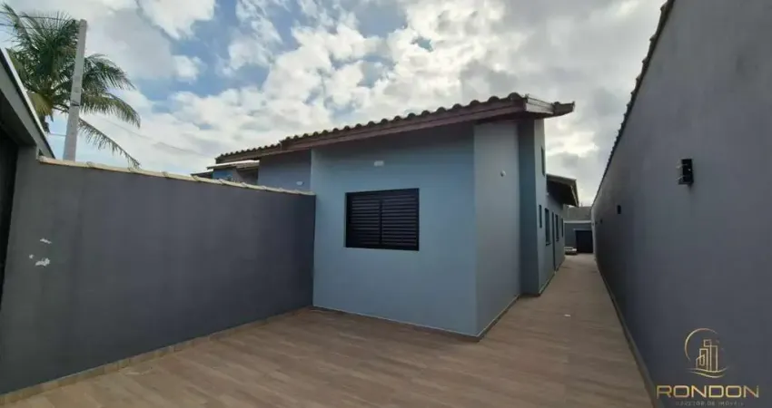 Casa com 2 dormitórios, sendo 1 suíte, no Bopiranga em Itanhaém / SP