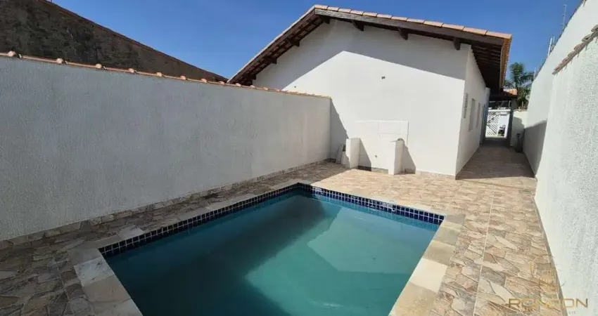 Casa com 2 dormitórios, sendo 1 suíte no Grandesp em Itanhaém / SP