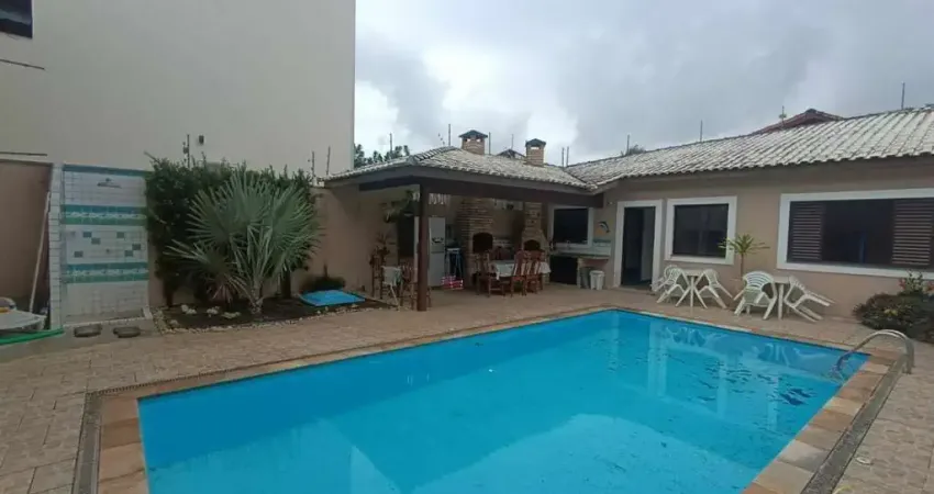 Casa com 5 dormitórios, sendo 1 suíte no cibratel ii em itanhaém / sp