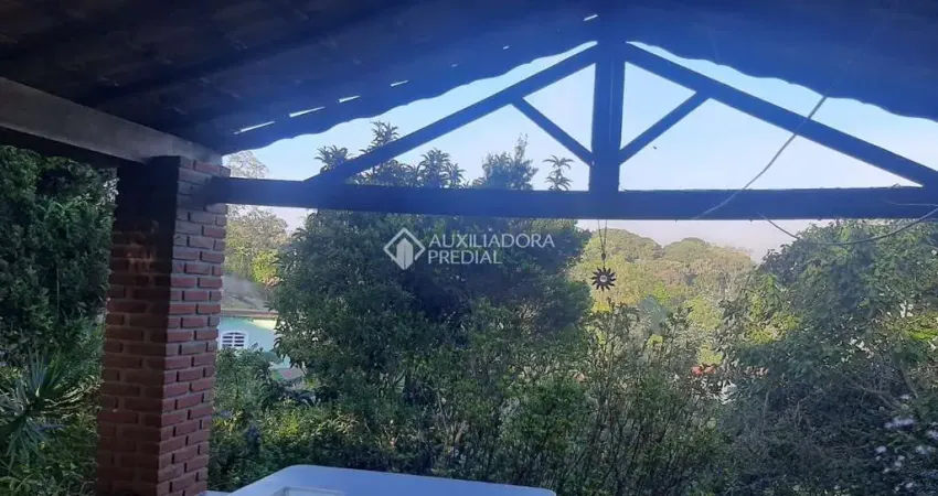 Casa com 3 quartos à venda na Rua Carlos H Bechi, 500, Chácara Boa Vista Palmeiras, Suzano