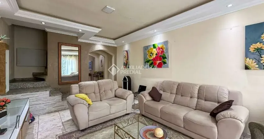 Casa com 4 quartos à venda na Rua Baturité, 348, Vila Curuçá, Santo André