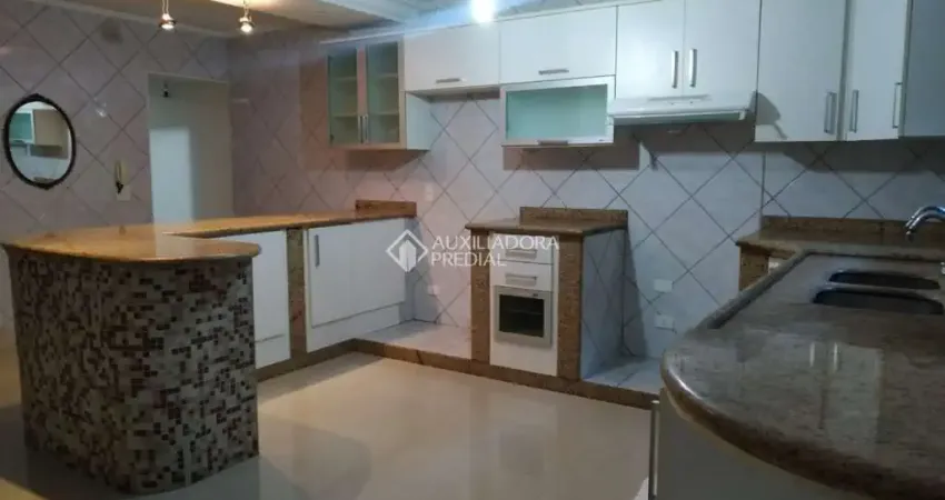 Casa em condomínio fechado com 5 quartos à venda na Vice-Presidente Francisco Silviano Alves Brandão, 571, Parque São Vicente, Mauá