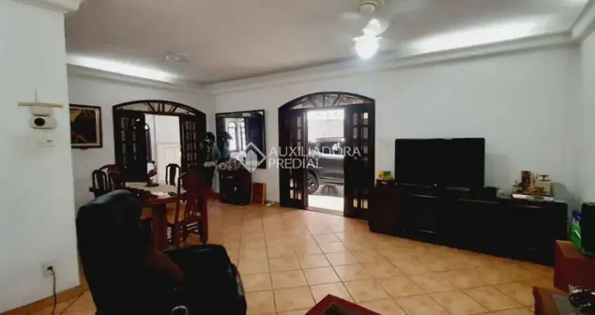 Casa com 5 quartos à venda na Rua Espírito Santo, 1444, Cerâmica, São Caetano do Sul