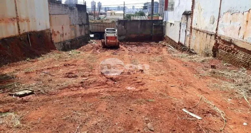 Terreno em condomínio fechado à venda na Rua Aguapeí, 135, Santa Maria, Santo André