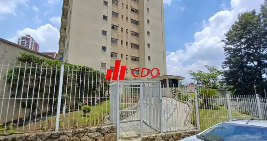 Apartamento a venda Vila Alexandria com 3 dormitórios 1 banheiro social, sala para 2 ambientes com sacada, útil de 75 m² com 1 vaga