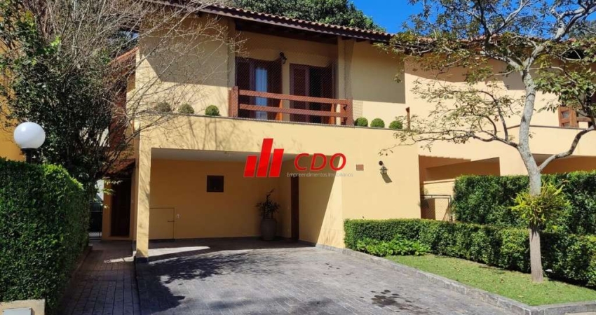 Excelente Casa em Condomínio no Horto do Ypê,padrão Adolpho Lindenberg,com 3 dormitórios sendo 1 Suíte Master, 3 Salas, 4 Banheiros, 4 Vagas, 350m².