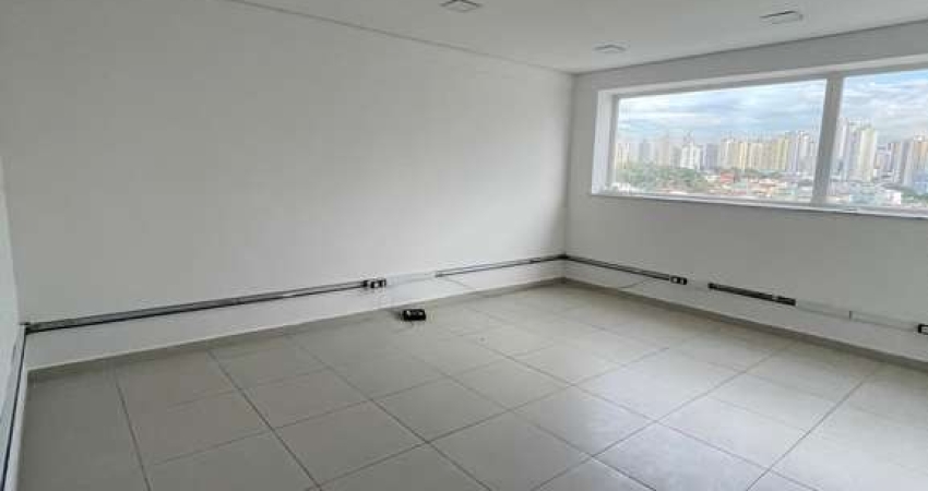 Sala comercial para locação com 37 m2 com 02 banheiros e 2 vagas de garagem