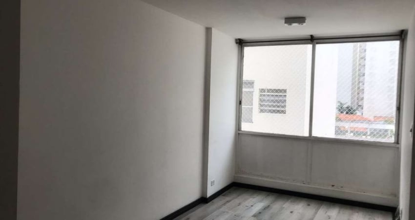 Belíssimo apartamento próximo à PUC em Perdizes com 02 dormitório, 01 vaga, reformado, porcelanato na cozinha, piso de madeira nos dormitórios