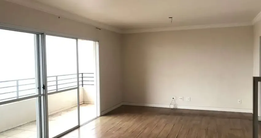 Belíssimo apartamento em Santana, com 03 dormitórios sendo 01 suíte, 03 vagas de garagem, varanda gourmet fechada com vidros, e vista para Serra