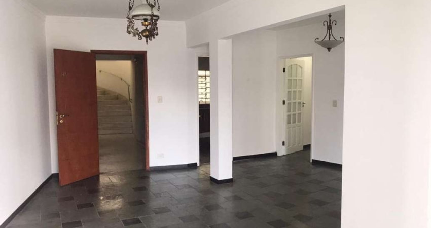 Apartamento com 03 dormitórios armários embutidos, varanda, 02 banheiros, lavanderia, cozinha planejada
