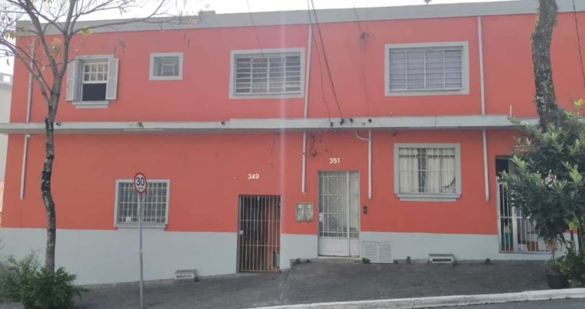 APARTAMENTO COM SALA, QUARTO E COZINHA E BANHEIRO. EXCELENTE LOCALIZAÇÃO A MENOS DE 10 MINUTOS DE CAMINHADA DO METRÔ ANA ROSA