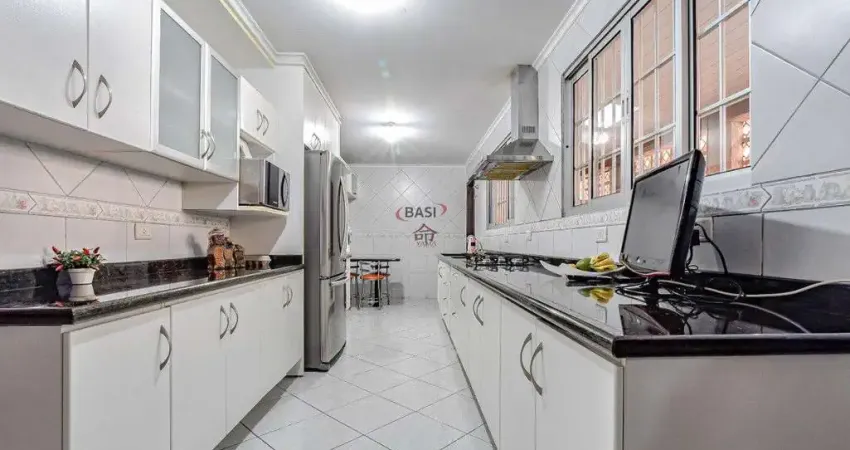 CASA A VENDA NO PAROLIN COM 03 DORMITORIOS E PISCINA COM 270 M2