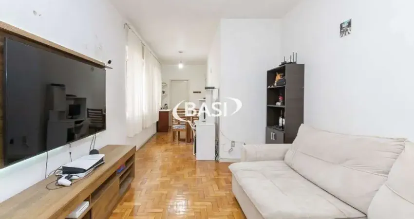 Apartamento Amplo de 2 Quartos a Venda no Alto da XV