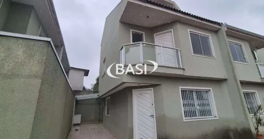 Morar bem no Uberaba: Sobrado de 3 dormitorios sendo uma suite, com atico amplo, seguranca e em frente ao Clube Nikkei