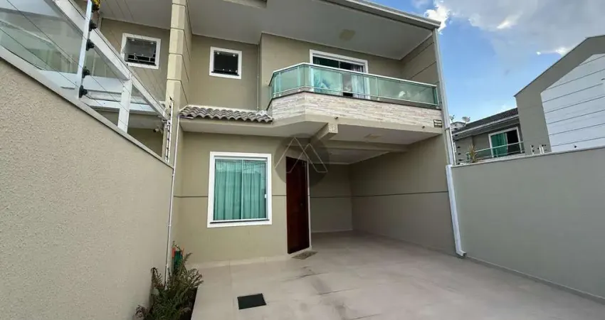 Lindo sobrado porteira fechada no Costeira, em São José dos Pinhais.
