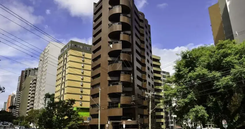 APARTAMENTO ENSOLARADO PRÓXIMO À PRAÇA DO JAPÃO COM PISCINA INTERNA