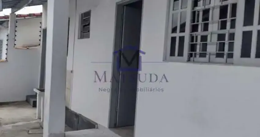 Edícula, 3 cômodos, 1 vaga de garagem coberta, monte castelo