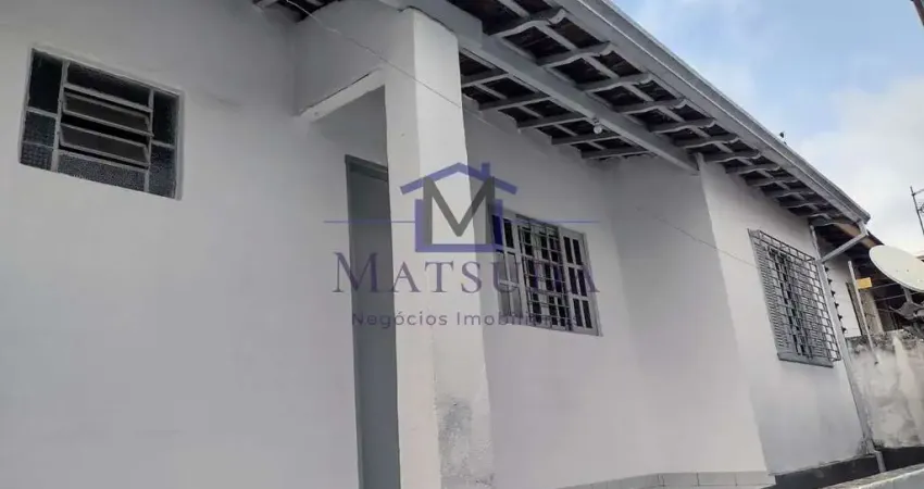 Edícula, 3 cômodos, 1 vaga de garagem coberta, monte castelo