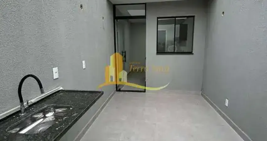 Sobrado triplex, com 02 quartos, 03 banheiros, 01 vaga coberta, infra estrutura para carro eletrico