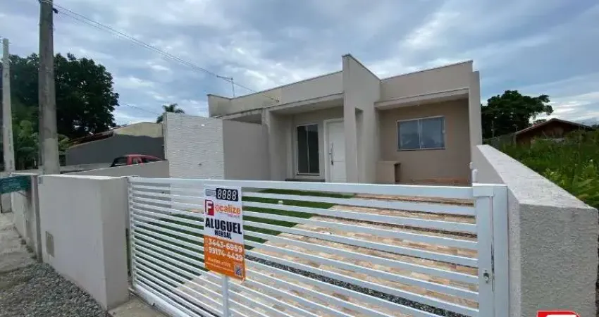 Casa com 3 quartos para alugar na Avenida Dom Henrique II, 401, Brandalize, Itapoá