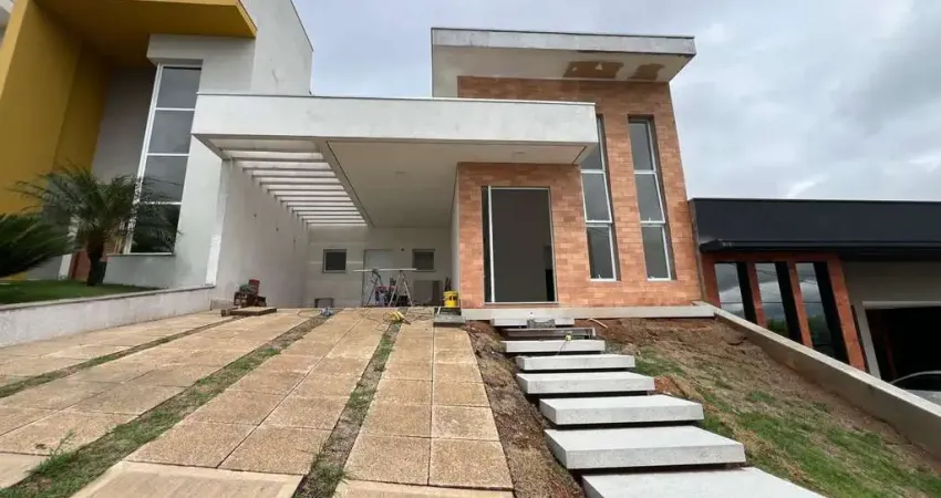 Casa à Venda no Condomínio Viena com 03 suítes e Piscina Indaiatuba Sp.