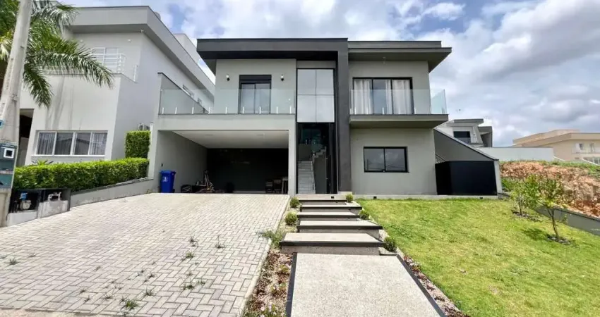 Casa Assobradada no Condomínio Terra Magna com 04 suítes e Piscina - Indaiatuba - Sp.