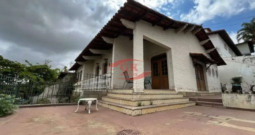 Oportunidade no santa lúcia: casa 7 quartos com área externa gigante