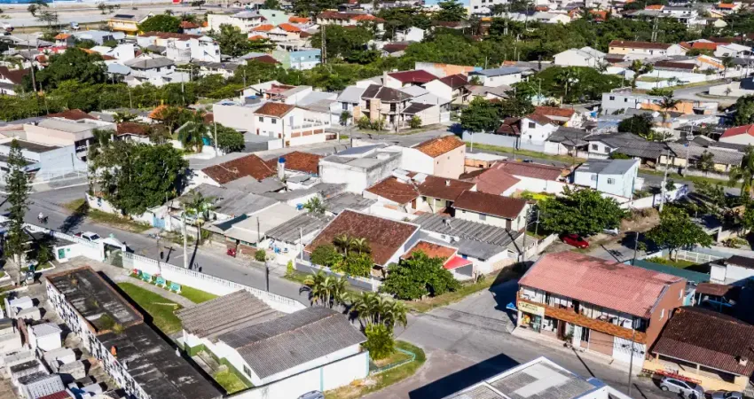 Casa Residencial à Venda em Matinhos