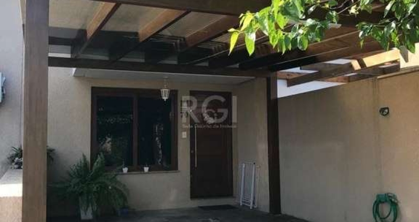 Casa com 3 quartos à venda na Rua Bernardo Profes, 070, Hípica, Porto Alegre