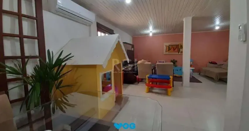 Casa com 3 quartos à venda na Rua Jair de Moura Calixto, 60, Ipanema, Porto Alegre