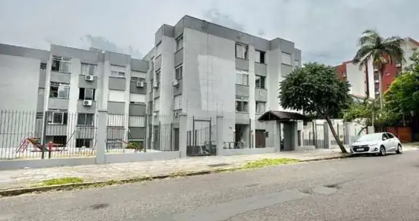 Apto 02 dorm reformado e vaga de garagem escriturada