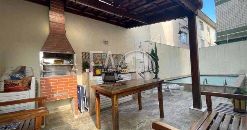 Casa com 3 quartos, piscina e churrasqueira à venda no Embaré