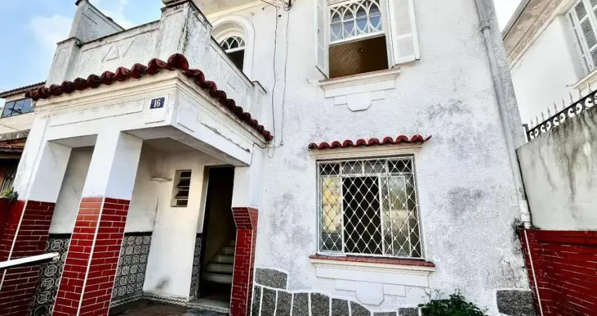 Sobrado á venda com 140m² na Vila Belmiro, em Santos