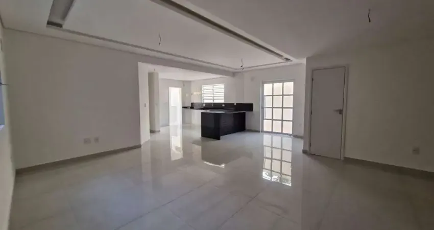 Casa com 3 quartos, piscina e churrasqueira à venda no embaré em santos