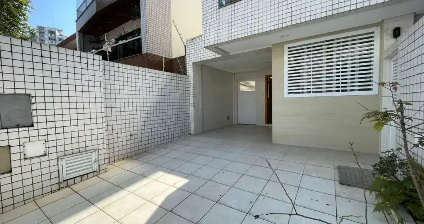 Casa sobreposta baixa à venda na ponta da praia – conforto, espaço e localização privilegiada