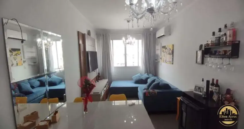 Apartamento reformado, de frente para a praia, pronto para morar.