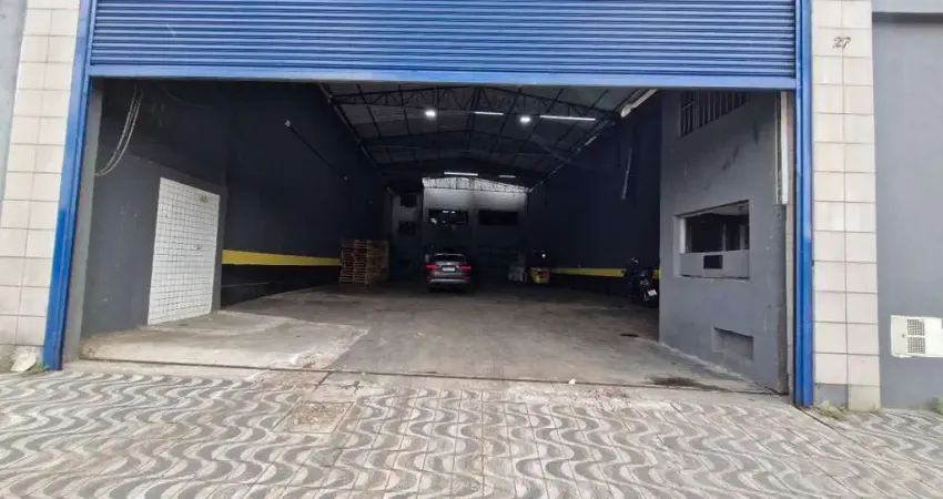 Galpão com prédio integrado para alugar na avenida Portuária em Santos