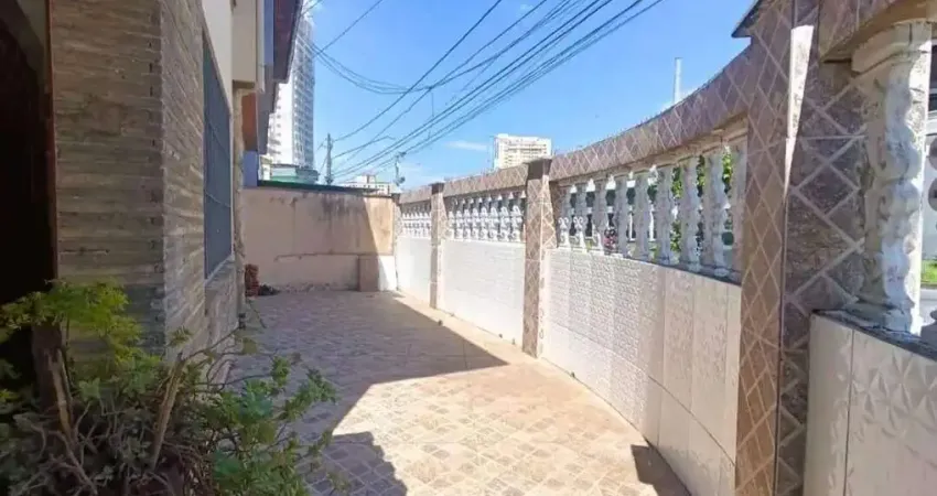 Casa Térrea à Venda no bairro da Encruzilhada – Santos S.P Ampla, funcional e bem localizada