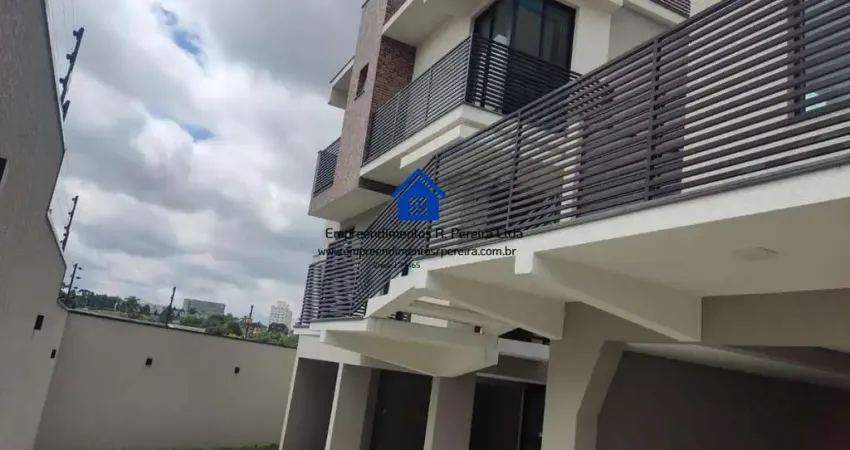 Sobrado para Venda em Curitiba, Tingui, 3 dormitórios, 1 suíte, 3 banheiros, 3 vagas