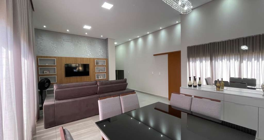 Excelente Casa Térrea com 3 Suítes e 193 m² no Condomínio Quinta dos Ventos na Vila do Golf.
