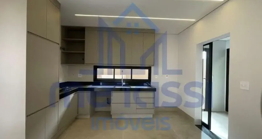 Excelente Sobrado com 4 suítes, completa em armários, com 250 m² em condomínio na Vila Do Golf.