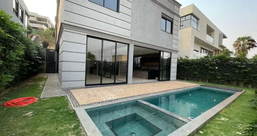 Incrível sobrado com 4 suítes, escritório e piscina aquecida. Com 420 m² em Alphaville