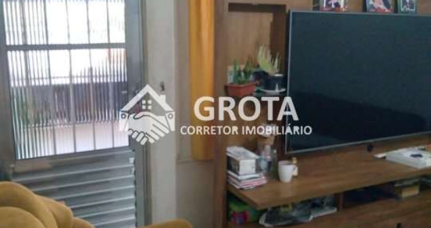 Sobrado Frontal no Conjunto Residencial Prestes Maia - 120m2 - 3 Dormitorios - 1 Vaga