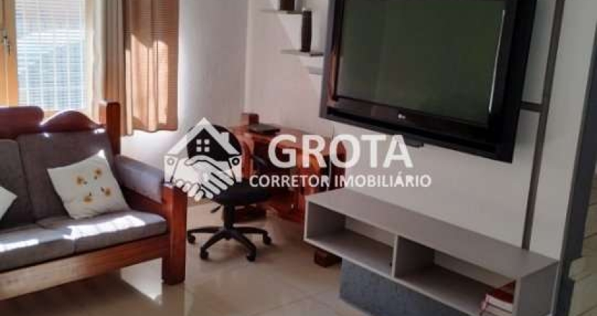 Sobrado Frontal no Conjunto Residencial Jose Bonifacio - 130m2 - 3 Dormitorios - 2 Vagas