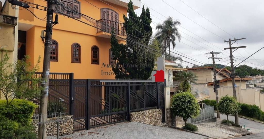 Imperdível sobrado de luxo com 4 suítes, 400m² e 6 vagas na Vila Albertina, São Paulo-SP!