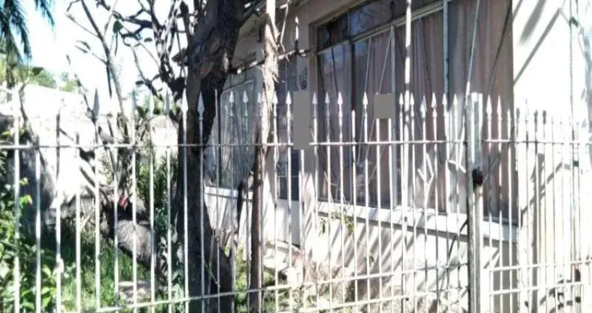 TREMEMBÉ - CENTRO - CASA COM VAGA PARA 5 CARROS, SALÃO DE EVENTOS, SALÃO EXTERNO