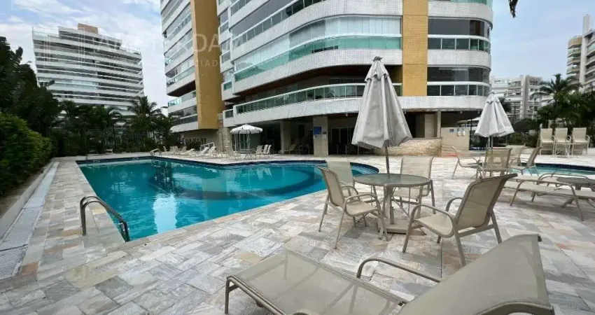 Apartamento pe na areia recuado com 4 dormitórios na riviera.