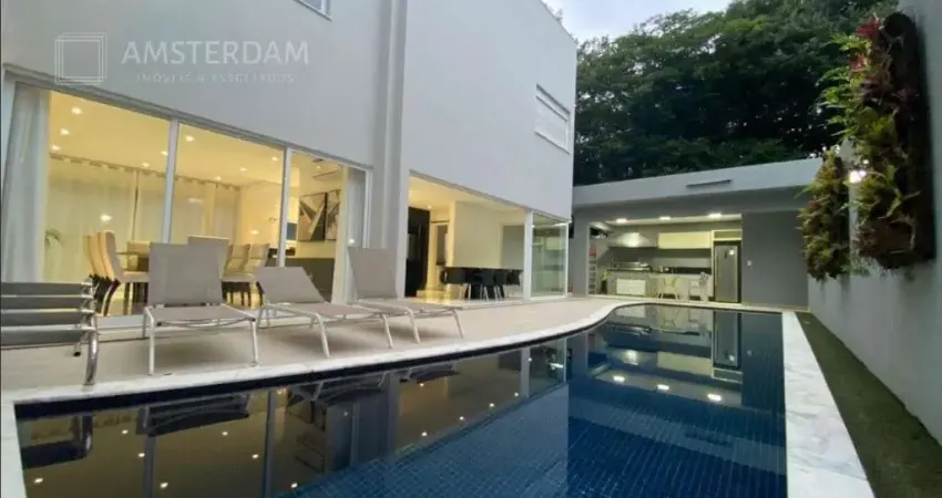 Imperdível casa de alto padrão em condomínio na riviera, bertioga-sp: 5 quartos, 5 suítes, 2 salas, 6 banheiros, 4 vagas, 513,80 m² de área.