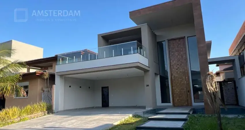 Casa de alto padrão no maitinga em condomínio fechado, 4 suítes com piscina privativa